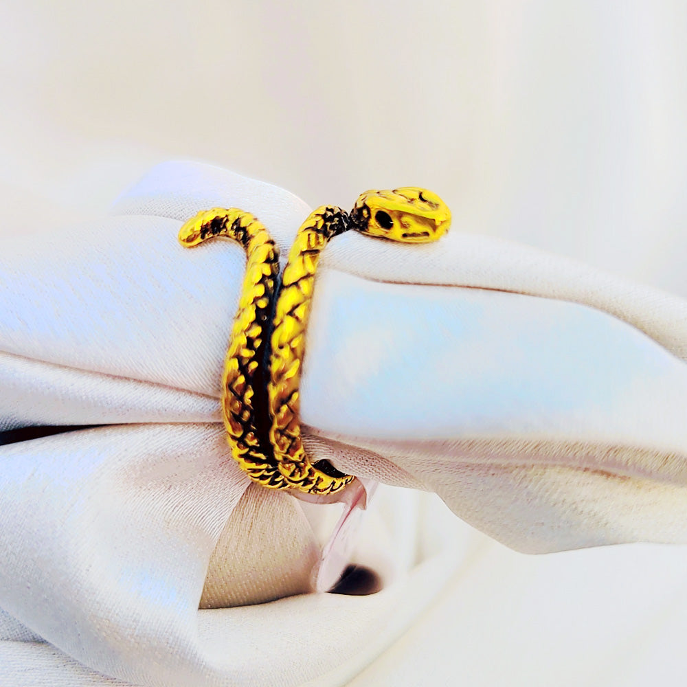 Adjustable Stylish Snake Ring - Golden