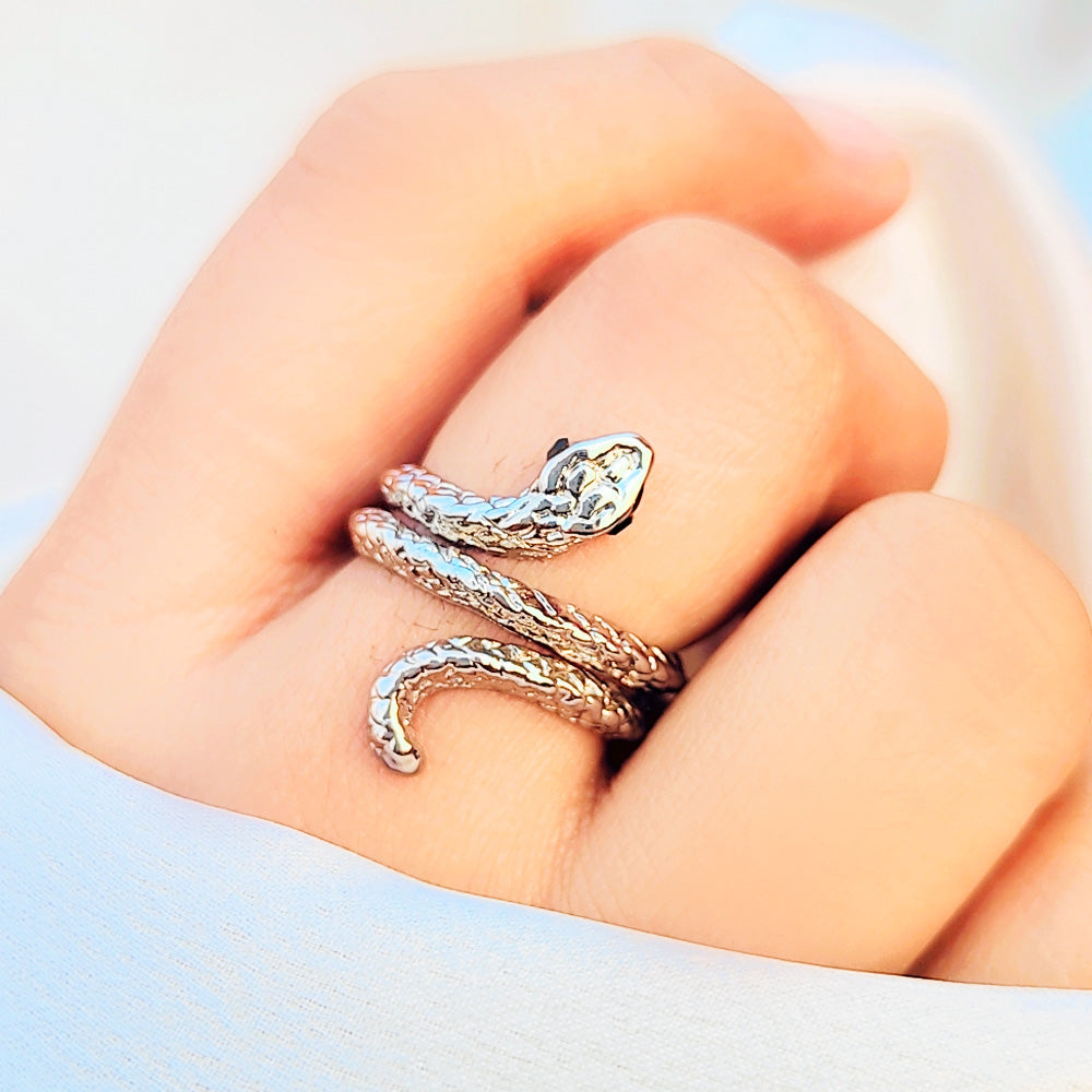 Adjustable Stylish Snake Ring - Silver